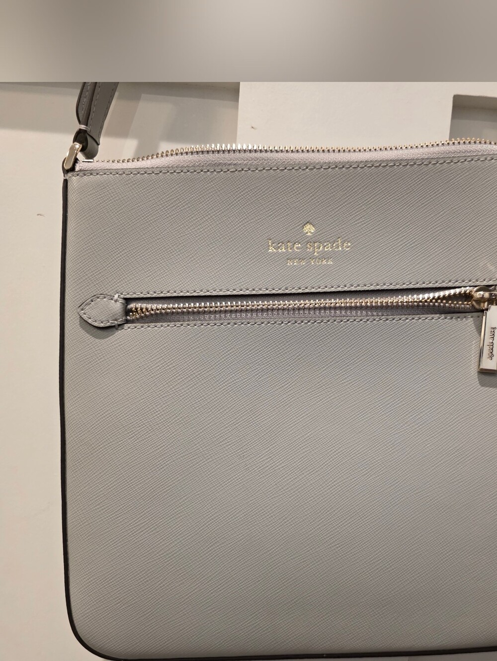 Kate Spade Sadie North South Crossbody Platinum Gray Leather K7379 Purse Bag